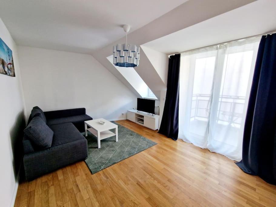 Flat In The Heart Of 2141